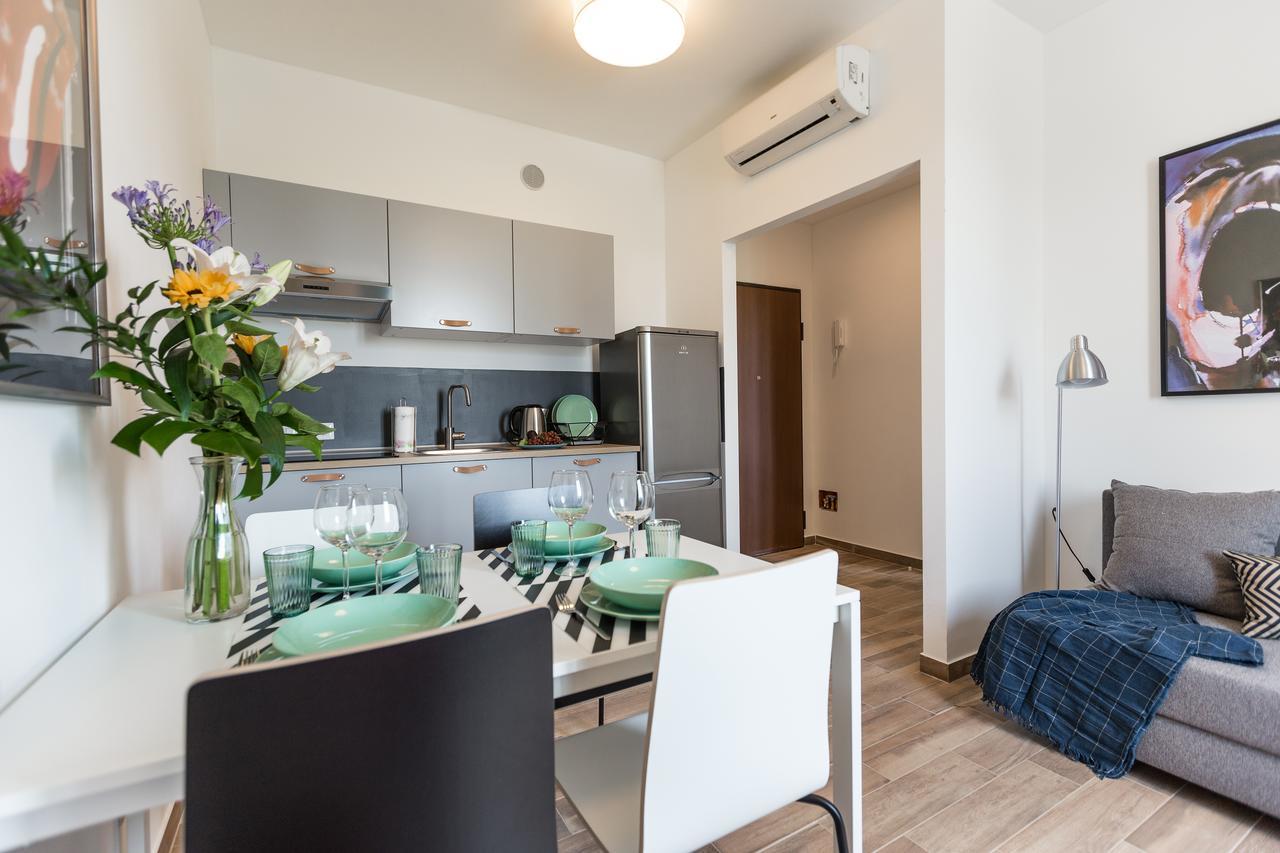 Apartamento Certosa Colorful Mini Flats Milán Exterior foto