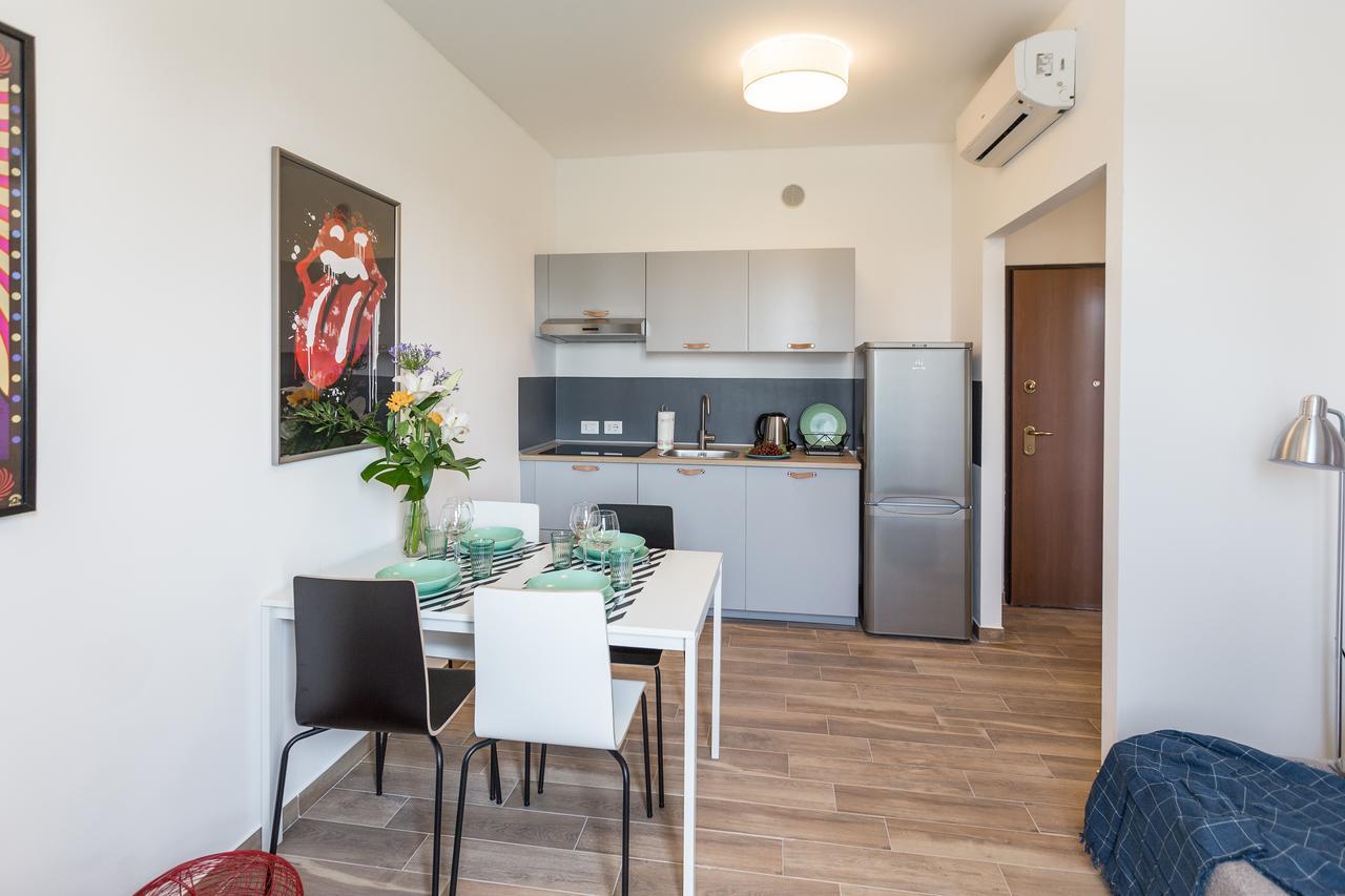 Apartamento Certosa Colorful Mini Flats Milán Exterior foto