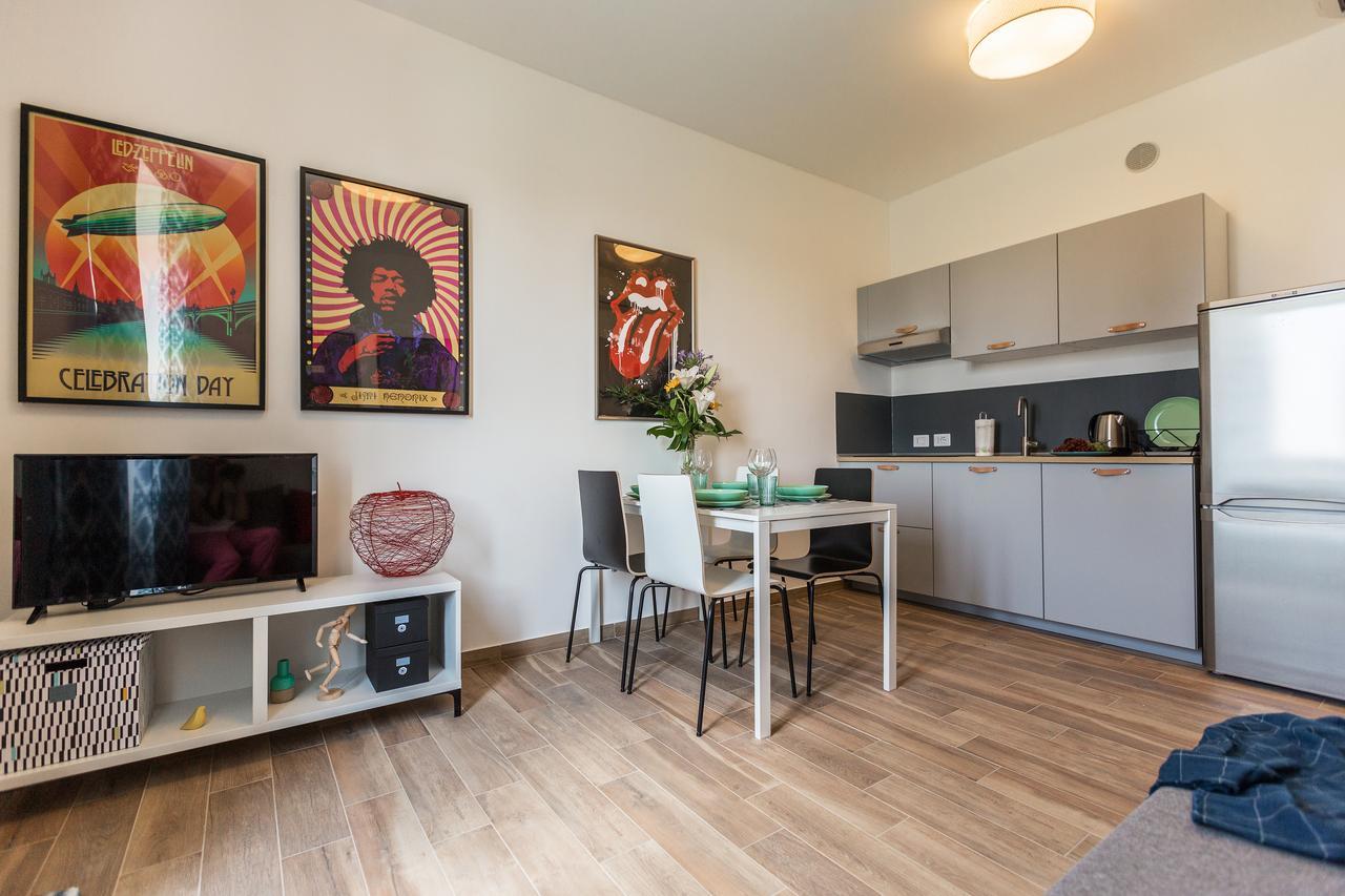 Apartamento Certosa Colorful Mini Flats Milán Exterior foto